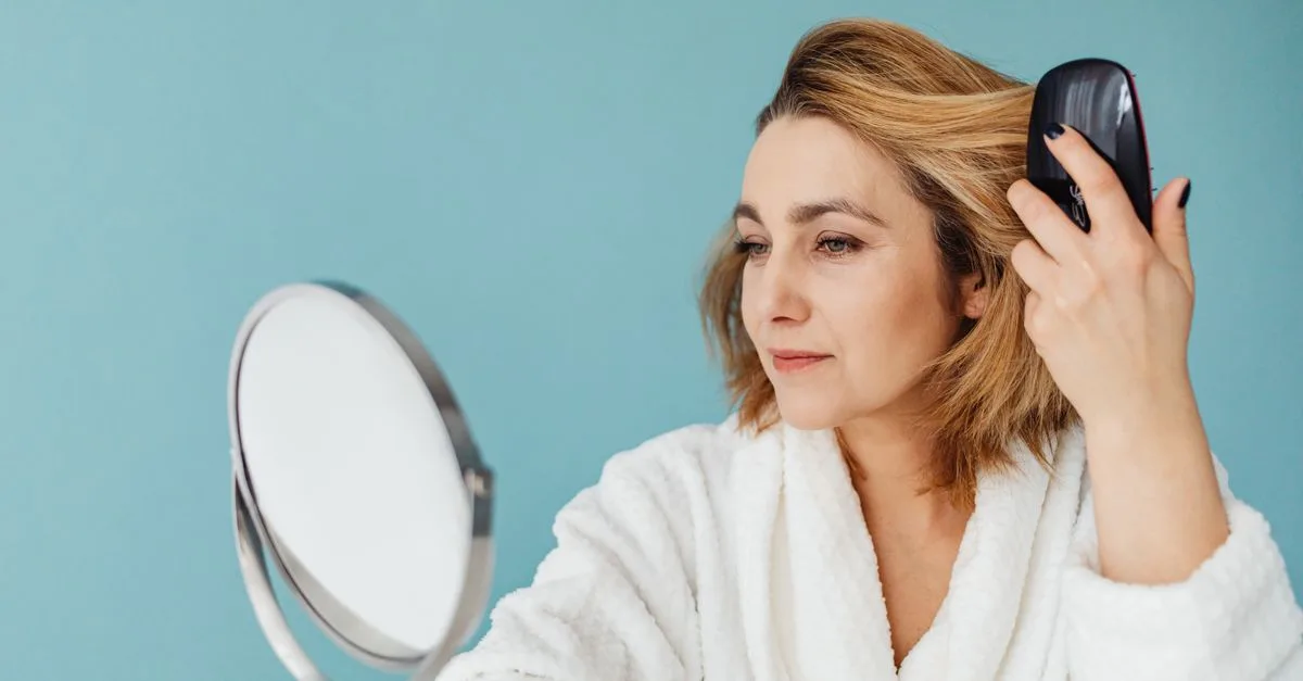 découvrez nos conseils et produits essentiels pour des soins capillaires optimaux, afin de garder des cheveux sains, forts et brillants au quotidien.
